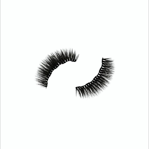 Sophia: 3D Magnetic Premium Silk Lashes, Magnetic Eyeliner, & Tweezers Ultimate - Picture 1 of 10